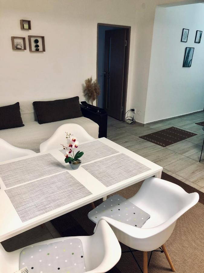 City Break Maya Apartment Oradea Exterior foto